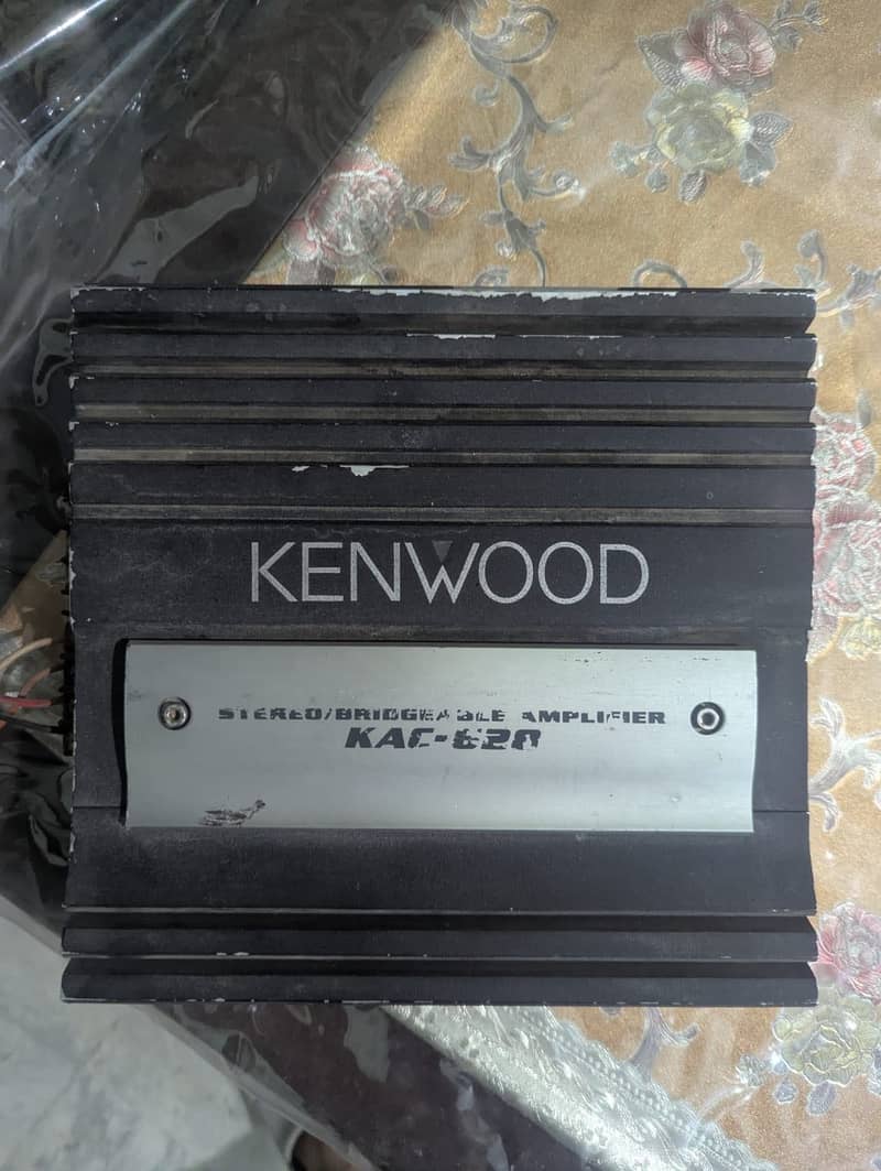 Amplifier and Speaker 4