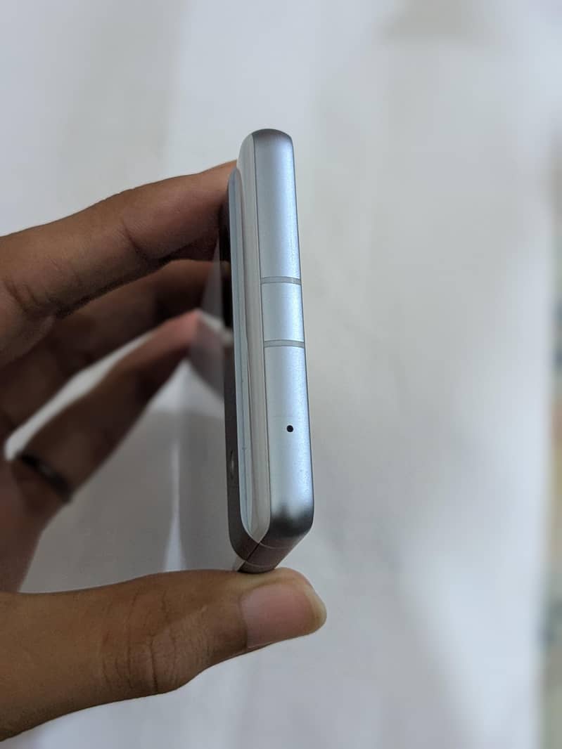 Google Pixel 7a 3