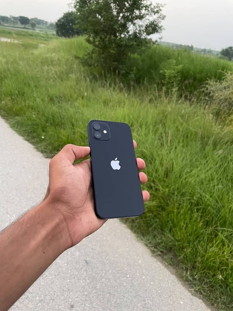 Apple iPhone 12 3