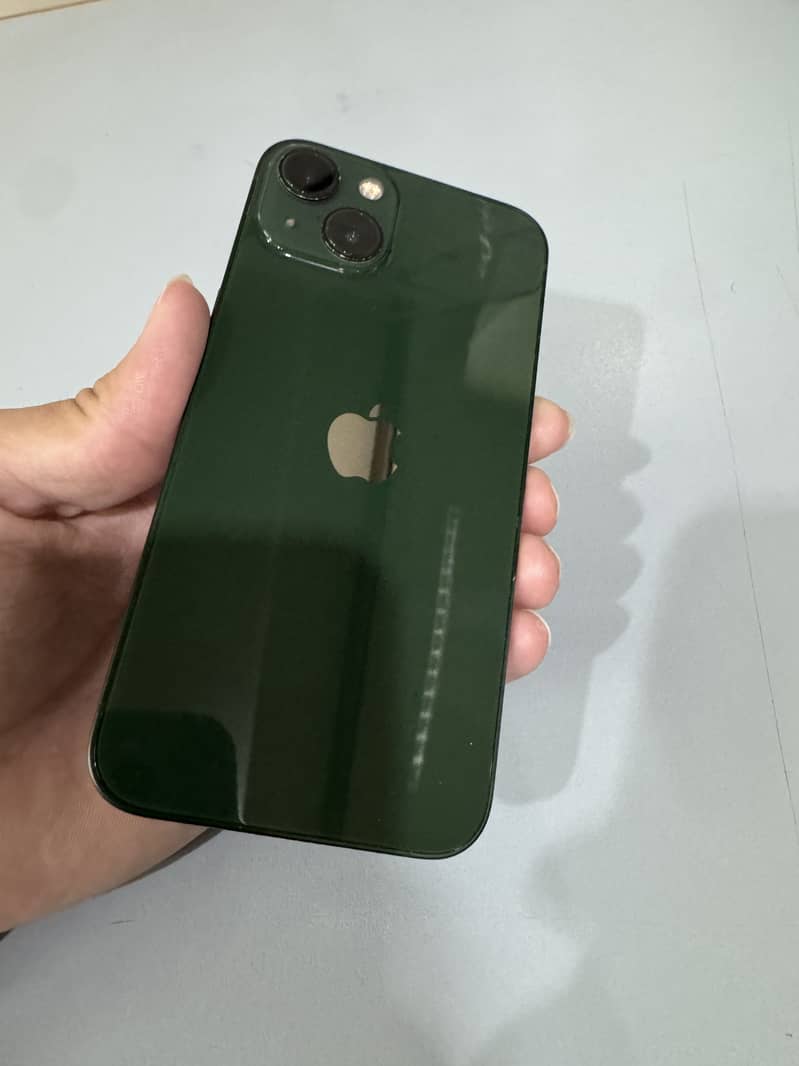 Apple iPhone 13 0