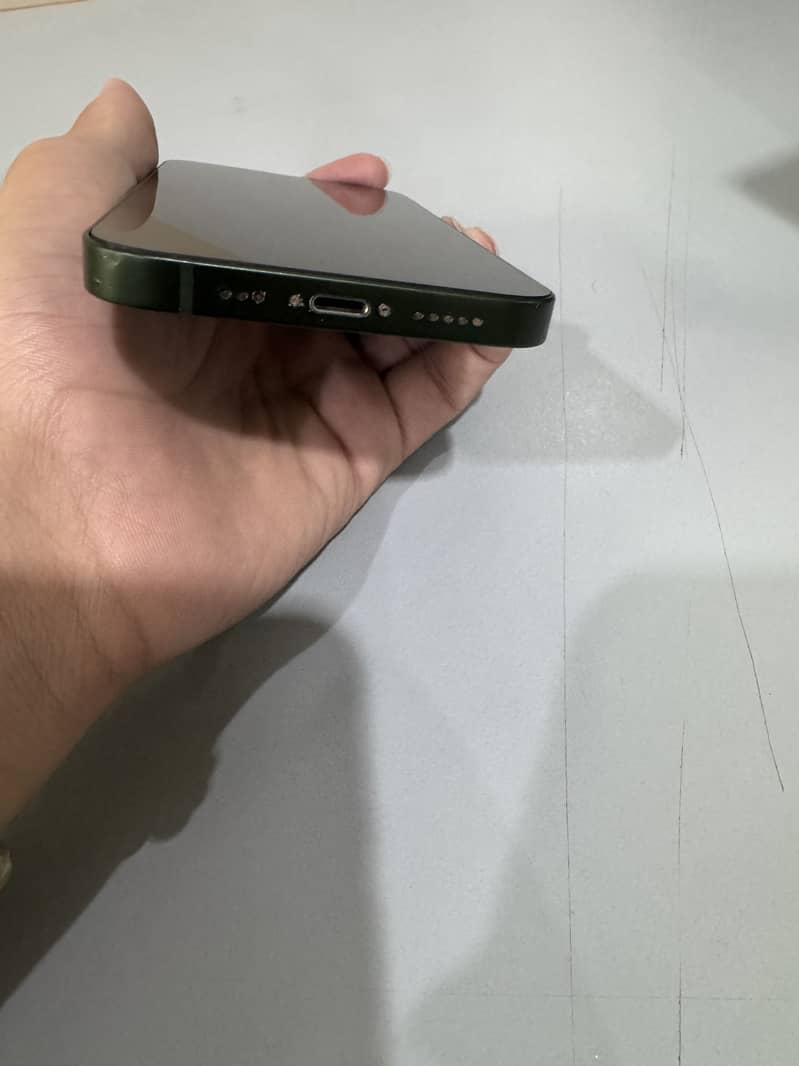 Apple iPhone 13 3
