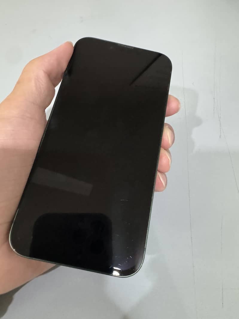 Apple iPhone 13 5