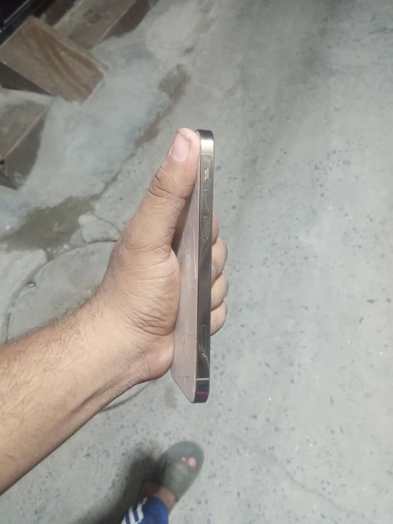 Apple iPhone 12 Pro 2