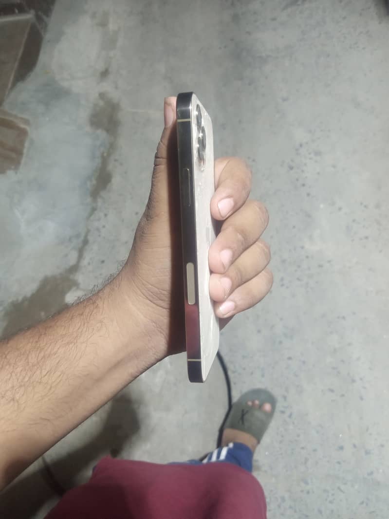 Apple iPhone 12 Pro 4