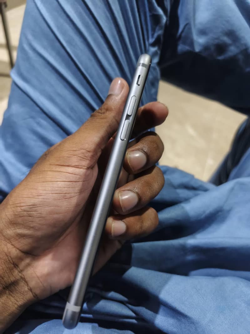 Apple iPhone 6S 2