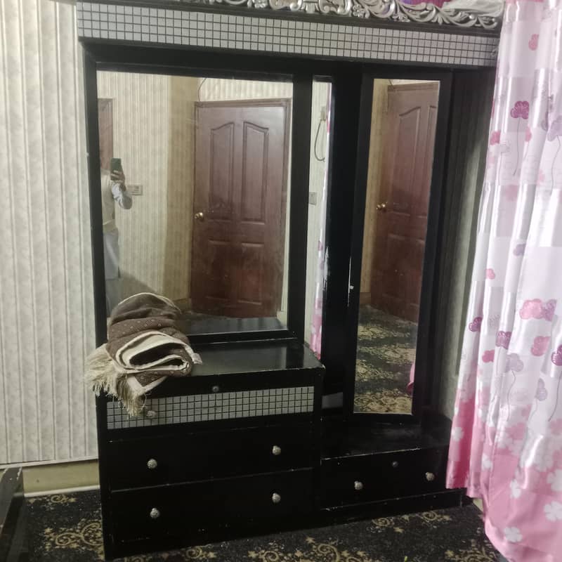 dressing table 1
