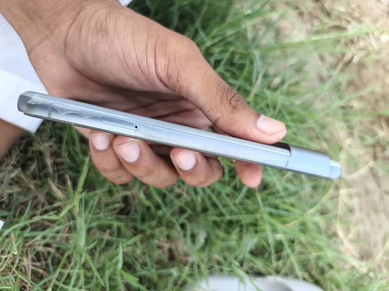 Google Pixel 8 2