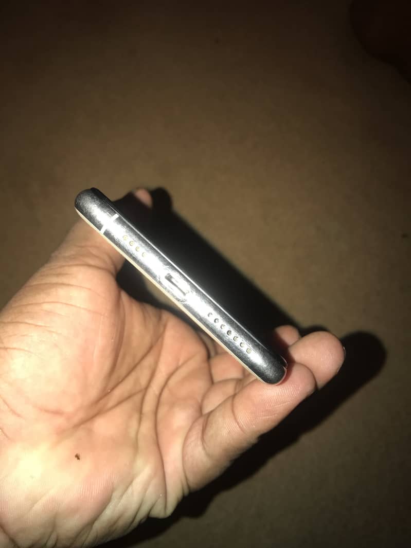 Apple iPhone 11 Pro Max 3
