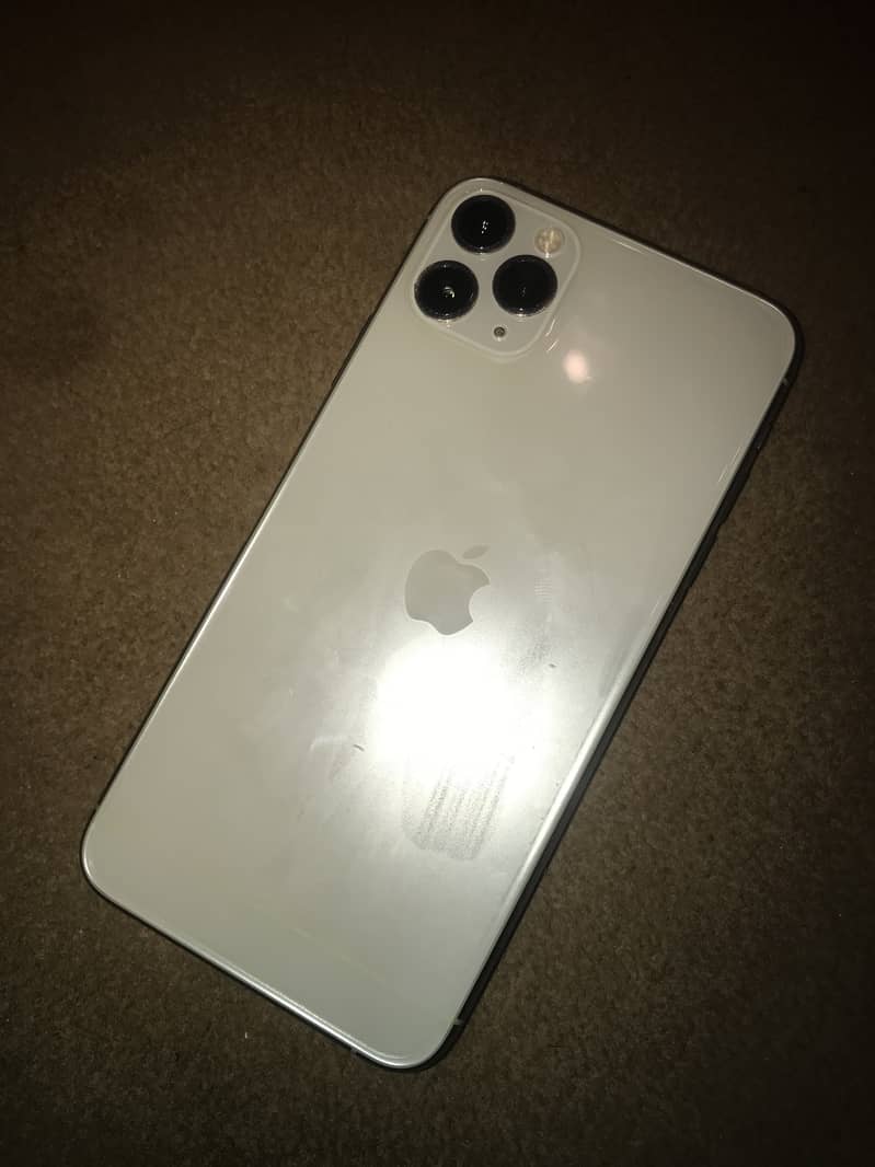 Apple iPhone 11 Pro Max 4