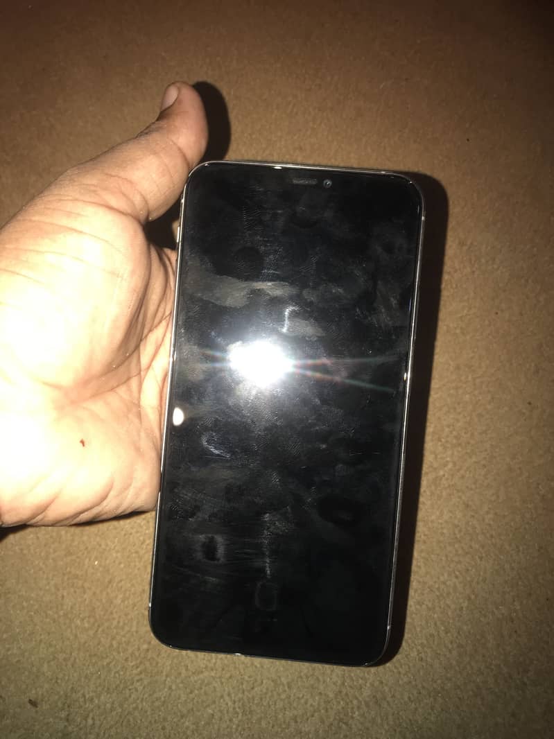 Apple iPhone 11 Pro Max 6