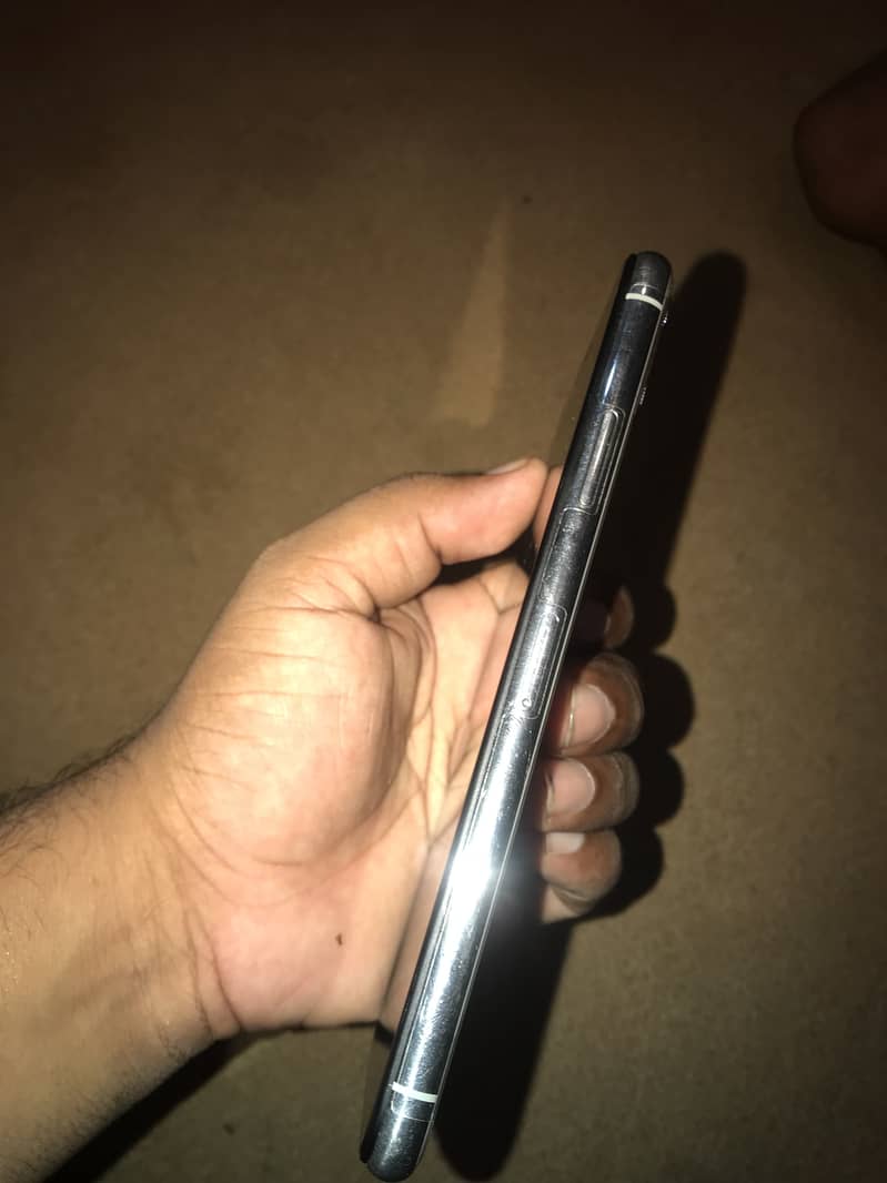 Apple iPhone 11 Pro Max 7