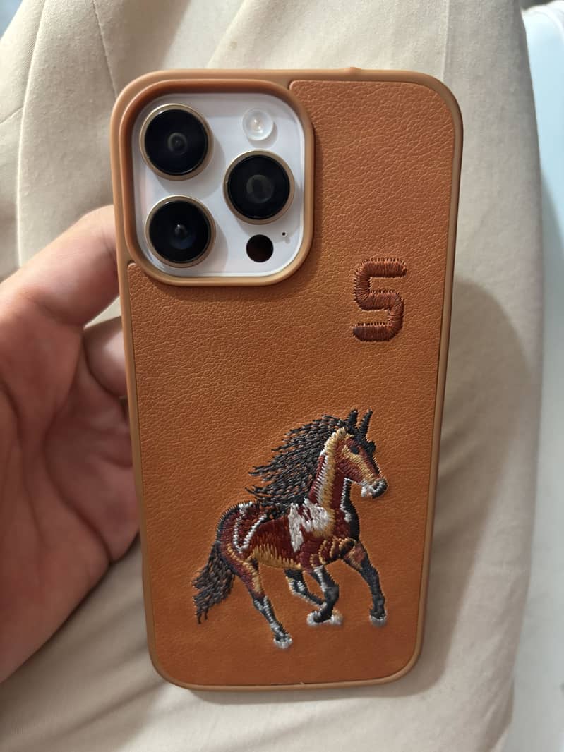 Apple iPhone 16 Pro Max 1