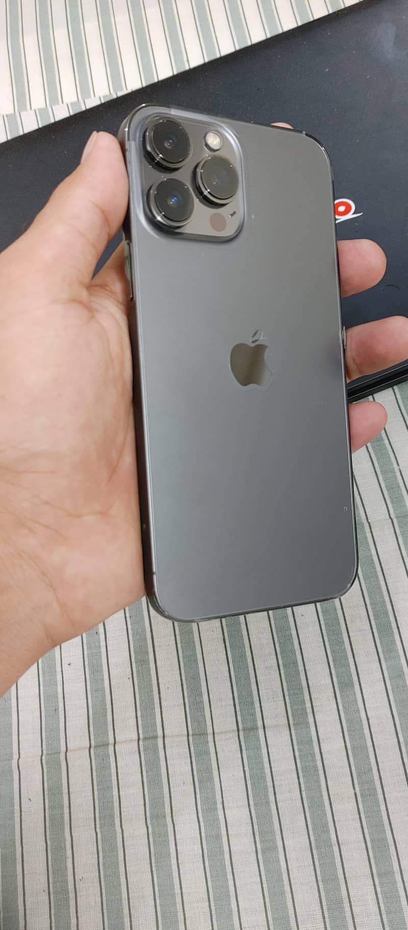Apple iPhone 13 Pro Max 1