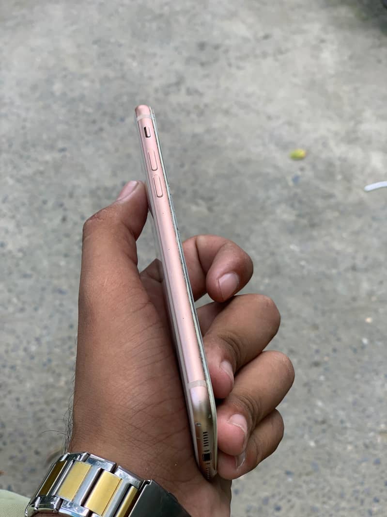 Apple iPhone 8 3