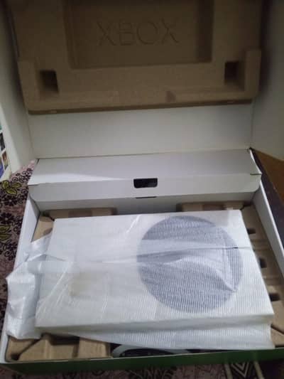xbox series s with box