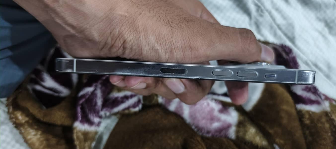 Apple iPhone 14 Pro Max 1