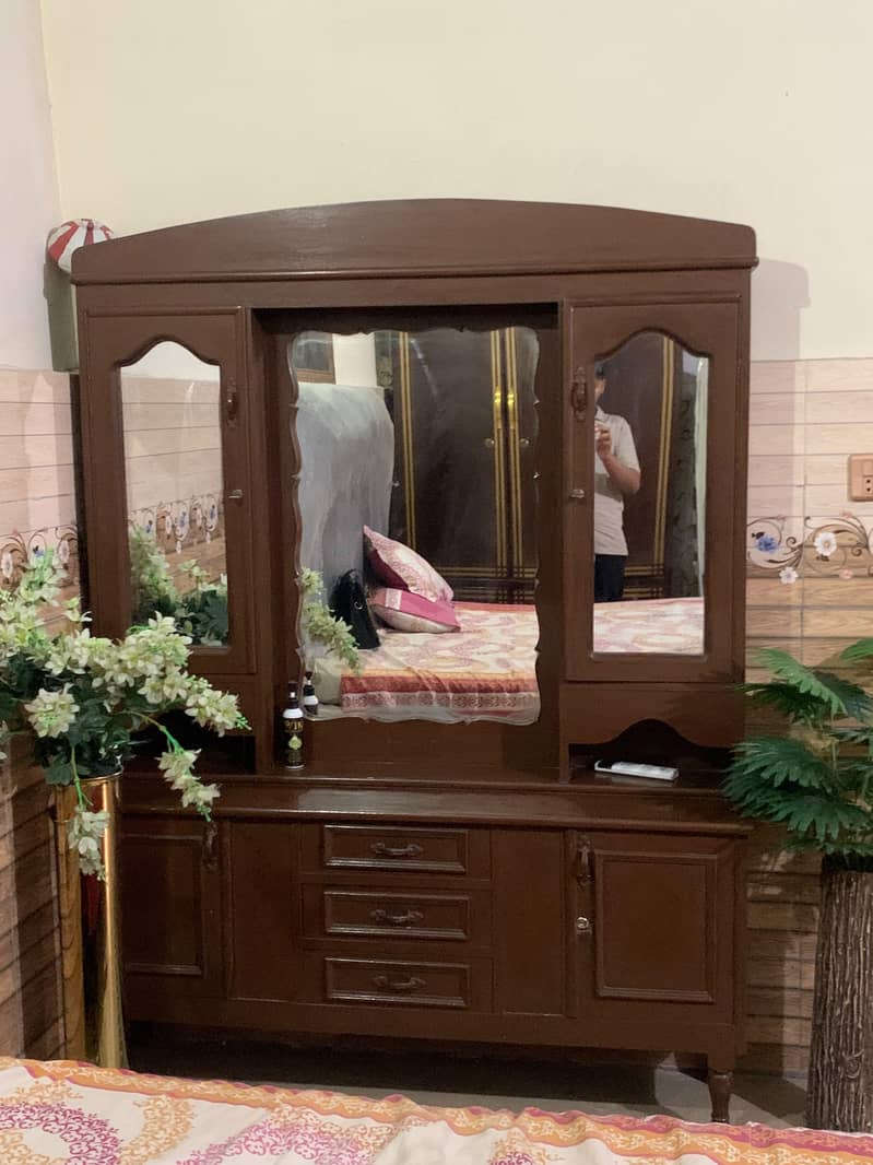 dressing table 1