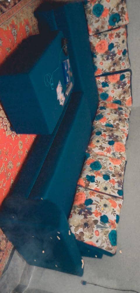 L shape sofa 0