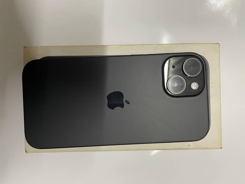 iPhone 15 4