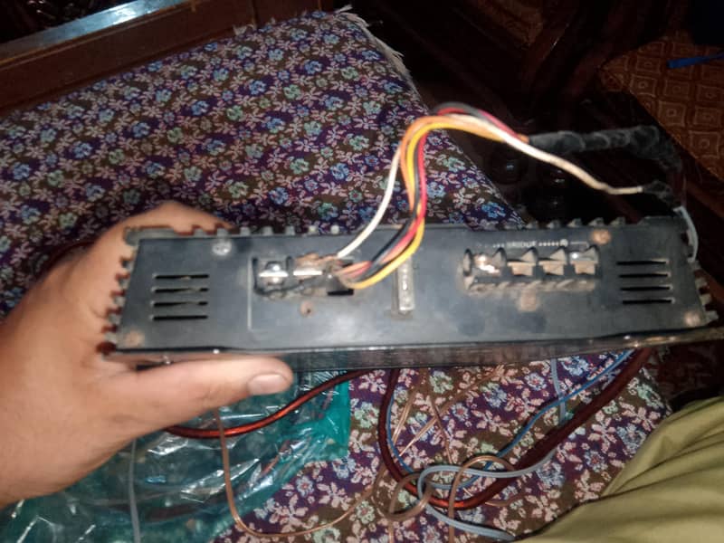 2 two channel amplifier 3