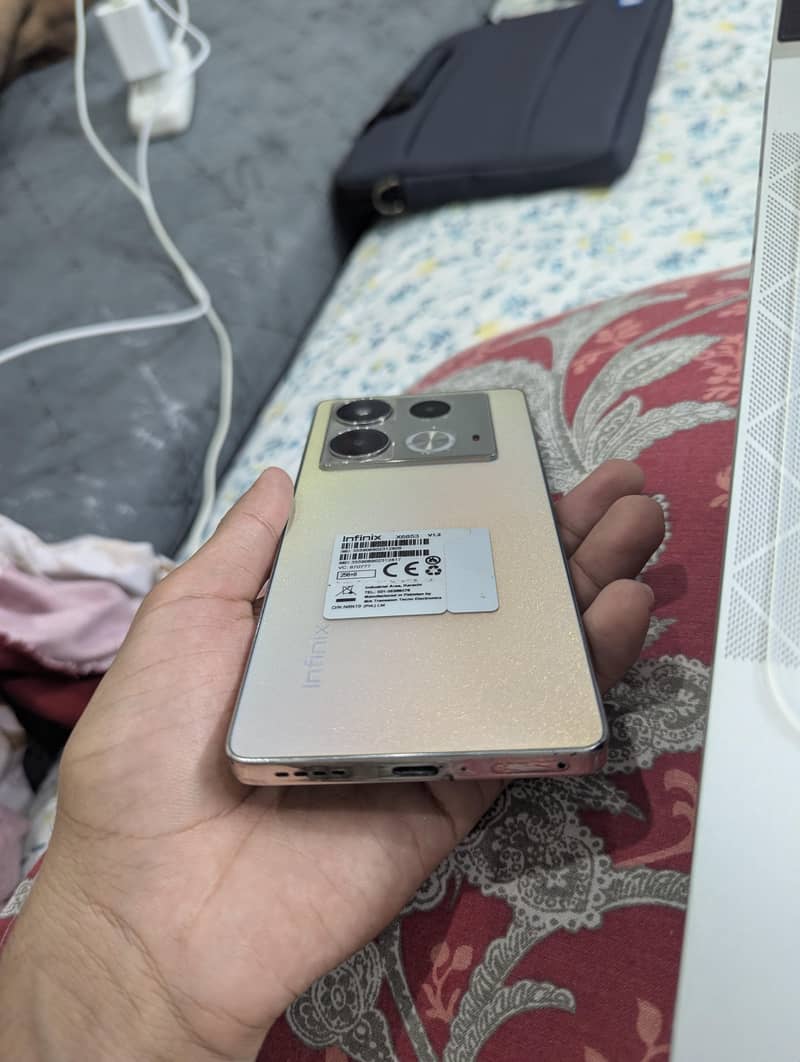 Infinix Note 40 5