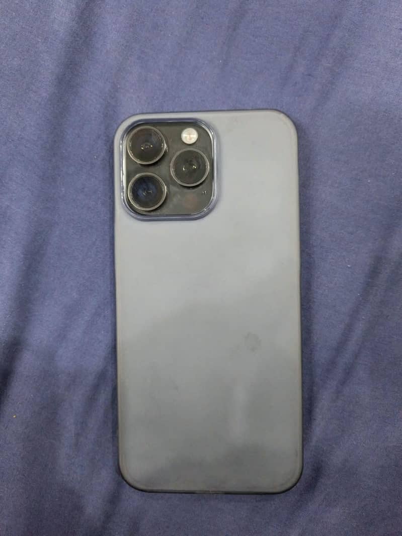 Apple iPhone 15 Pro Max 1