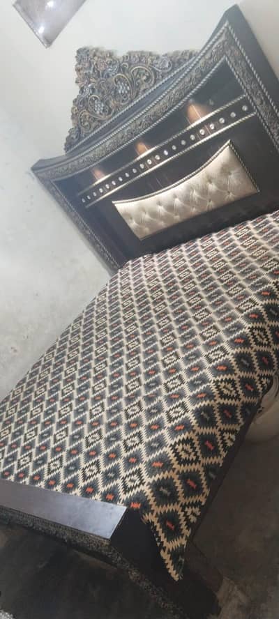 all bed furniture for sell good condition