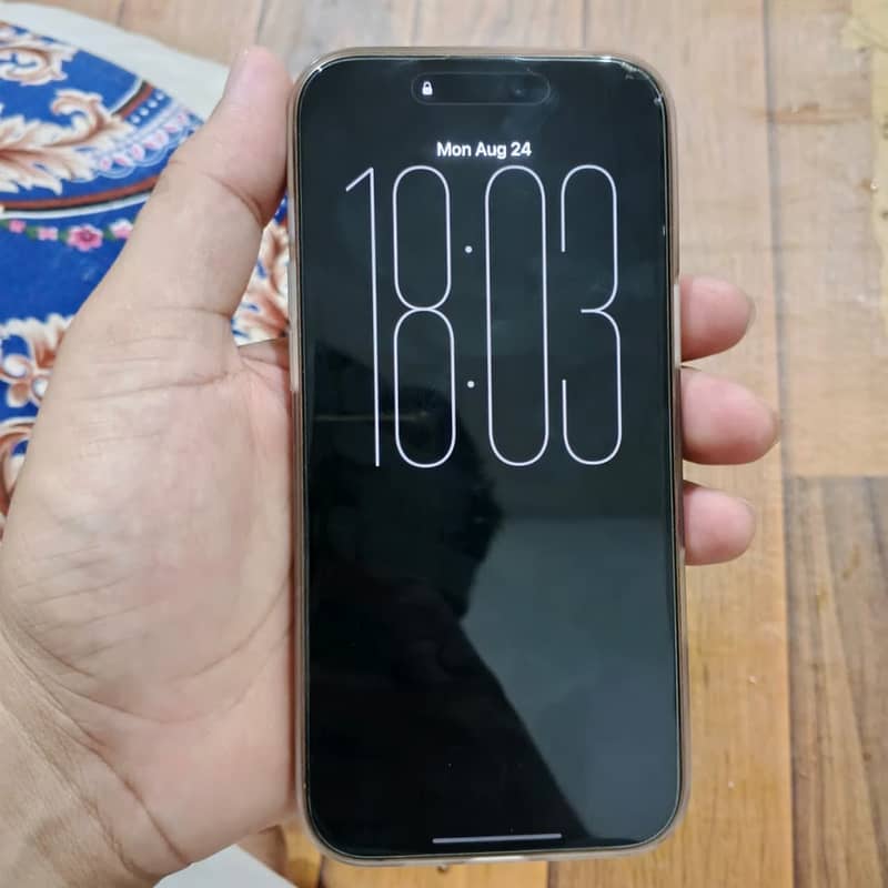 Apple iPhone 16 Pro Max 0