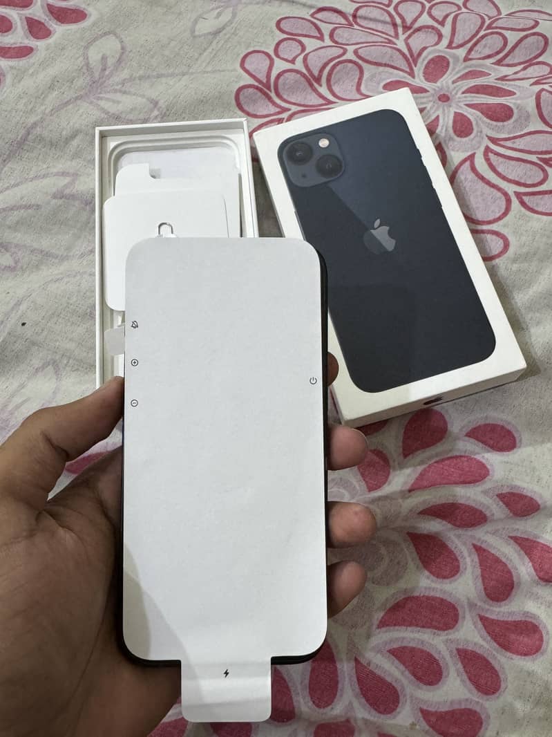 Apple iPhone 13 9