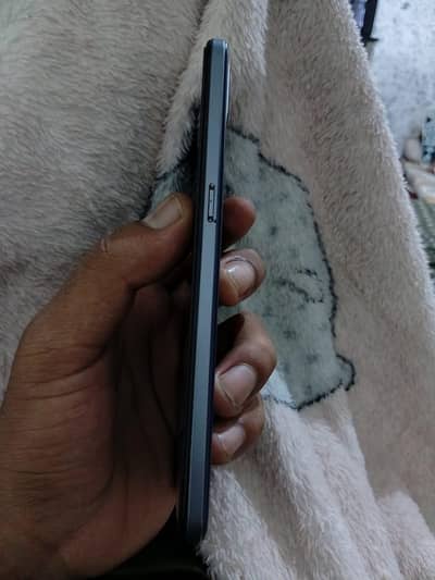 Oppo F17 8GB/128GB – Official PTA Approved