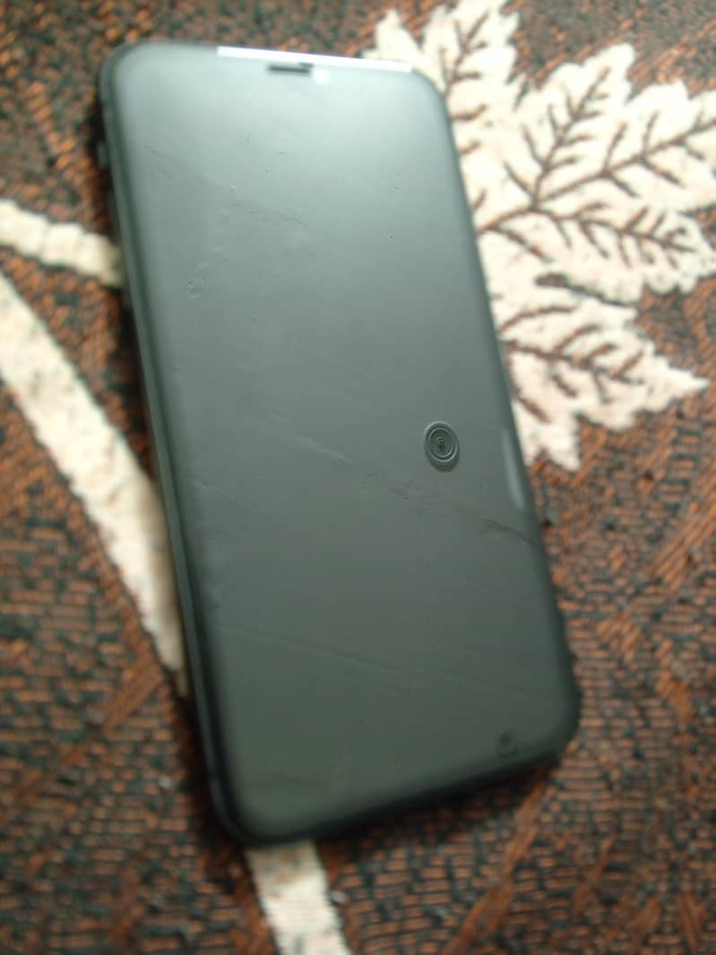 Apple iPhone 11 3
