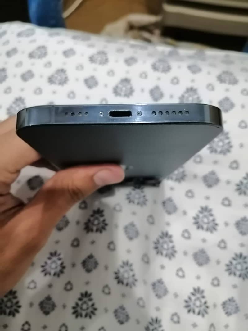 Apple iPhone 12 Pro Max 3