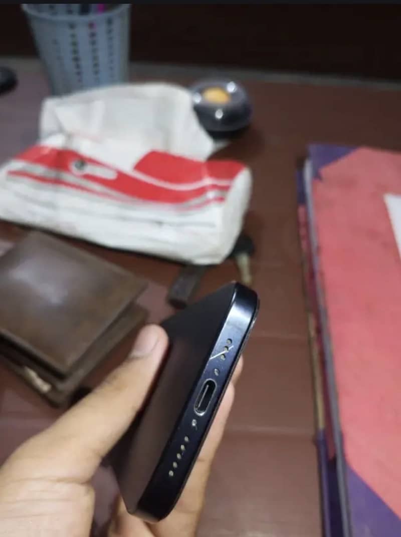 Apple iPhone 15 Pro 2