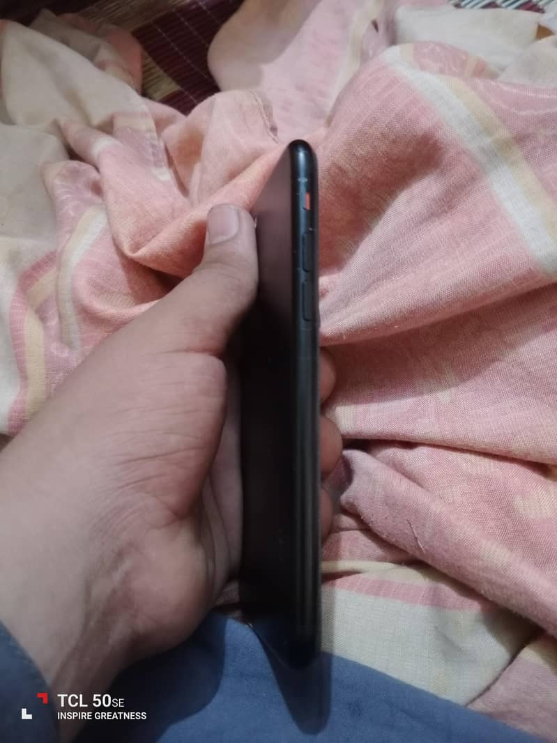 Apple iPhone 7 0