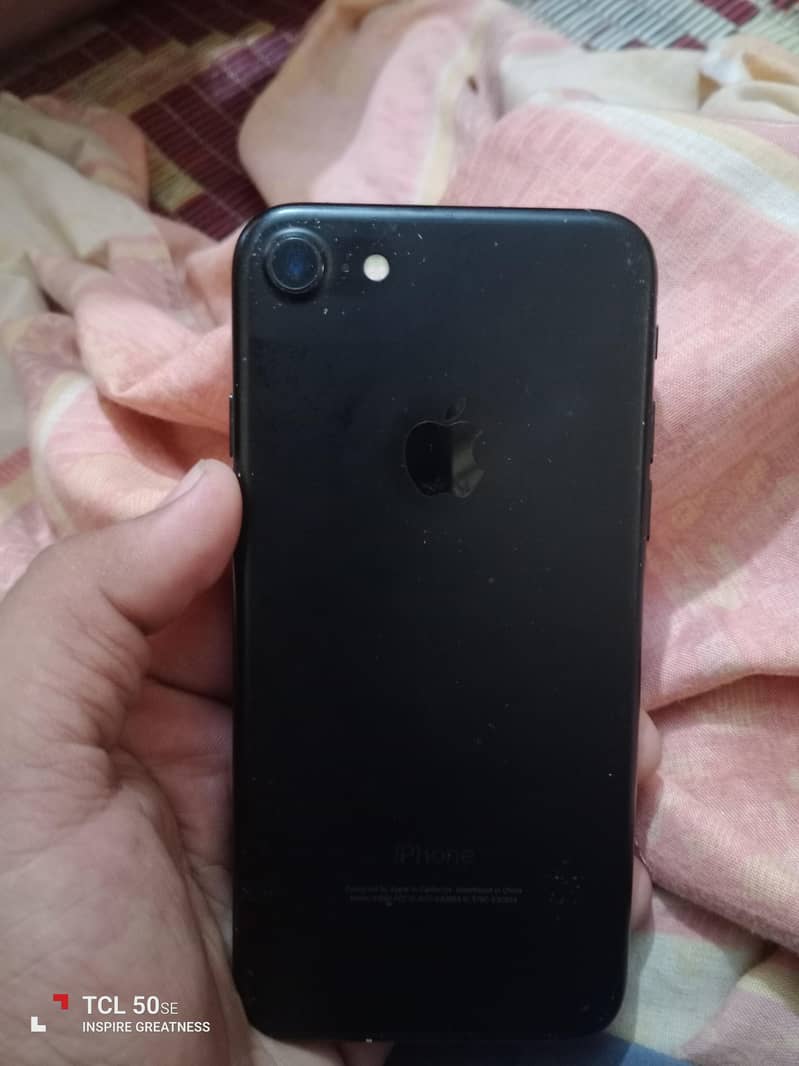 Apple iPhone 7 2
