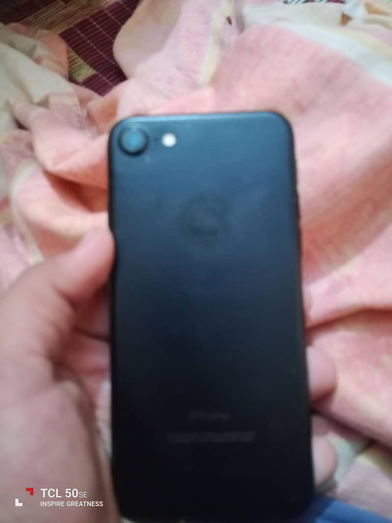 Apple iPhone 7 3
