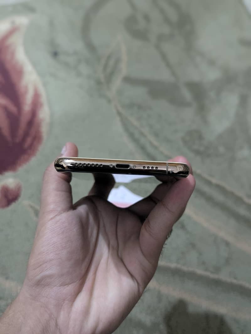 Apple iPhone 11 Pro Max 1