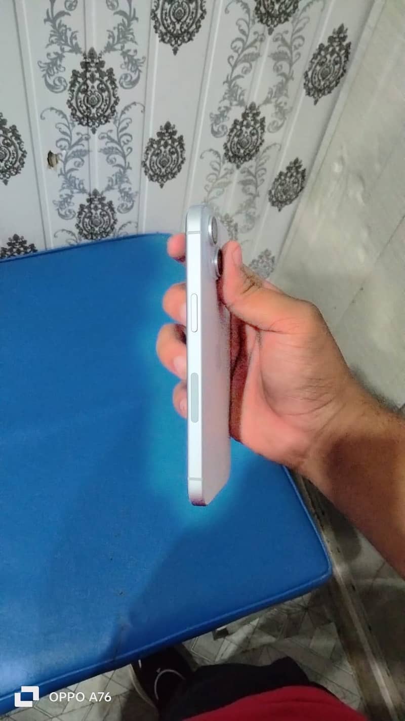 Apple iPhone 15 3