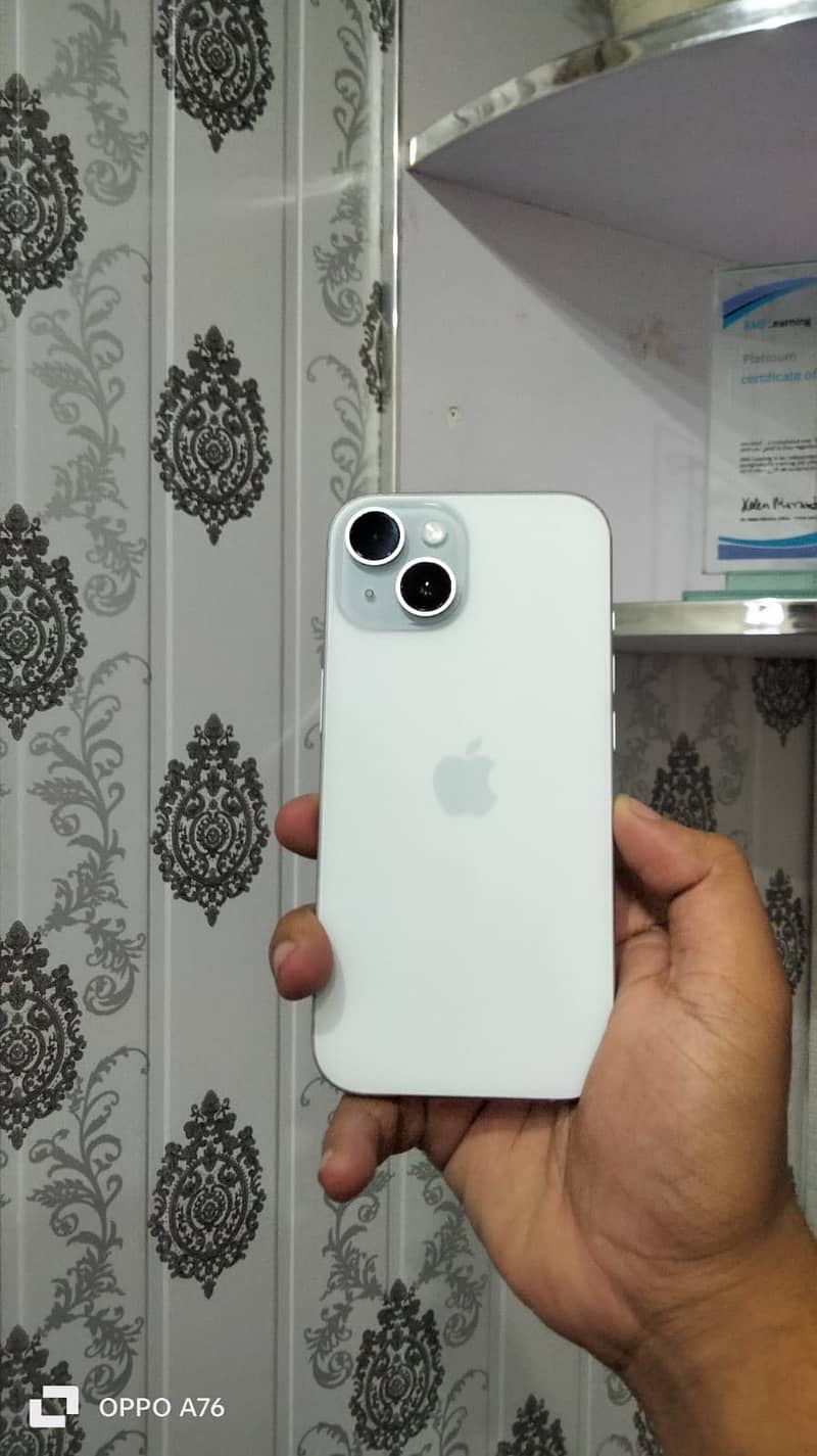 Apple iPhone 15 4