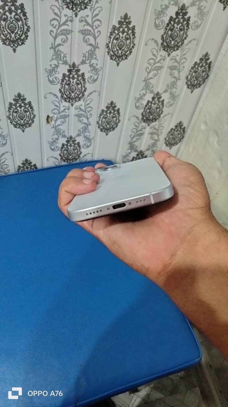 Apple iPhone 15 5