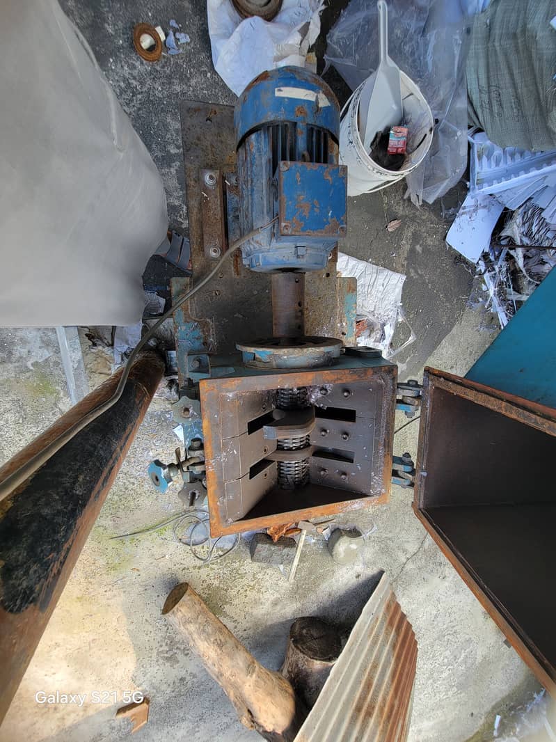 Plastic crusher 4