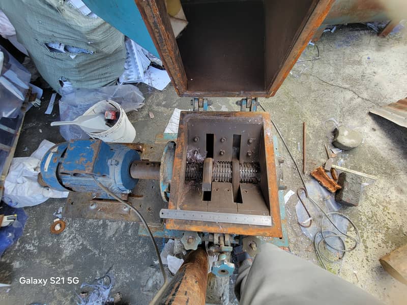 Plastic crusher 6