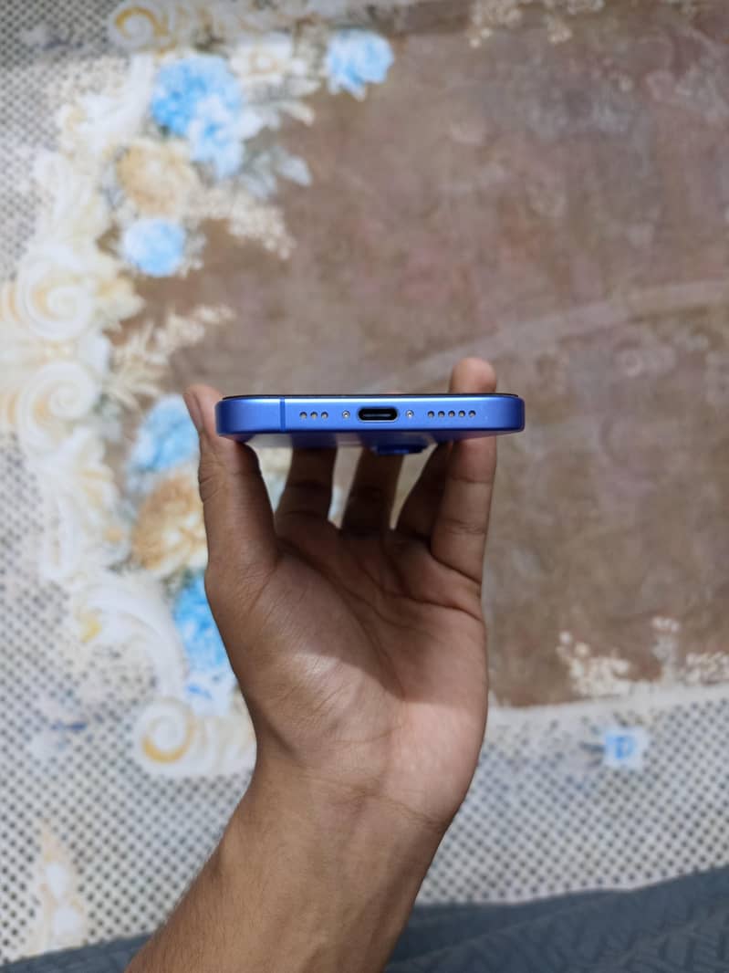 Apple iPhone 16 2