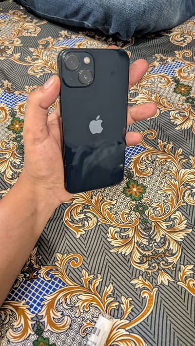 Apple iPhone 13