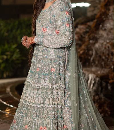libasekhaas walima maxi with tail dupata