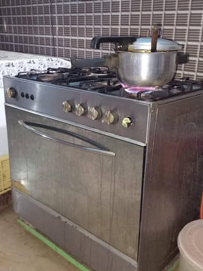 Cooking range for sale, urgent sale.
