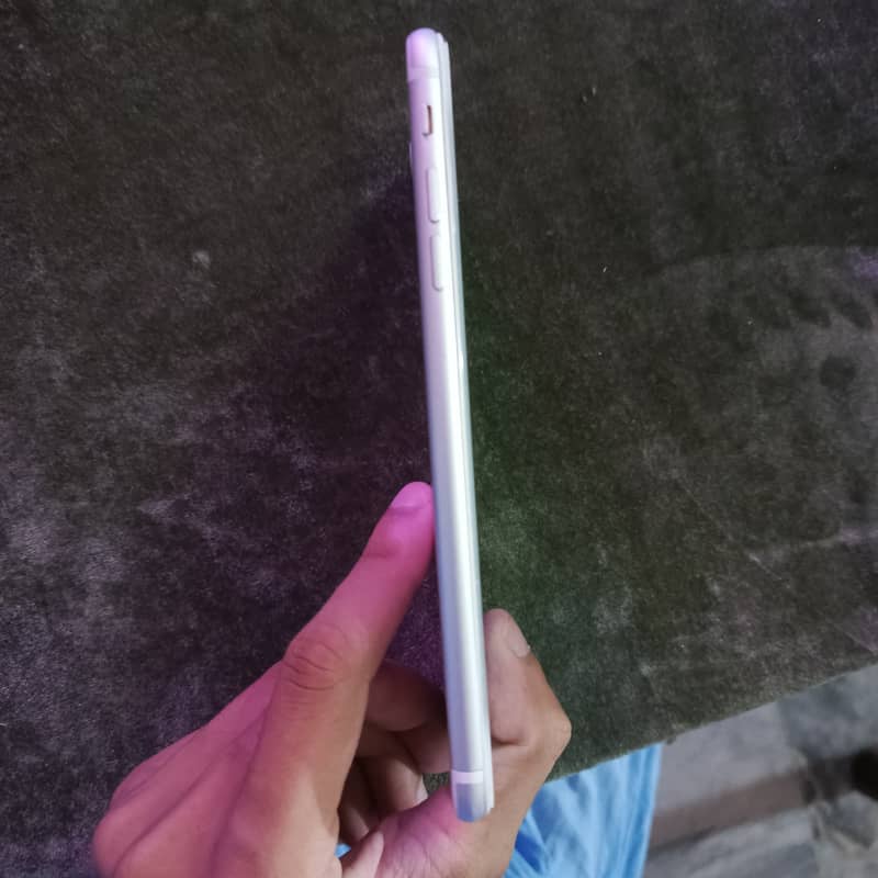 Apple iPhone 7 Plus 3