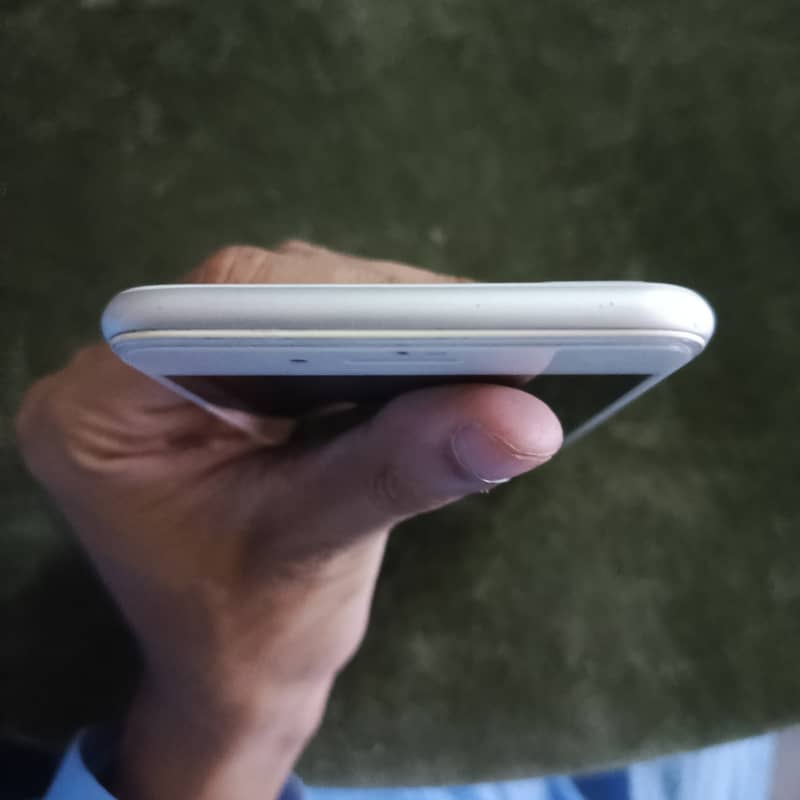 Apple iPhone 7 Plus 4