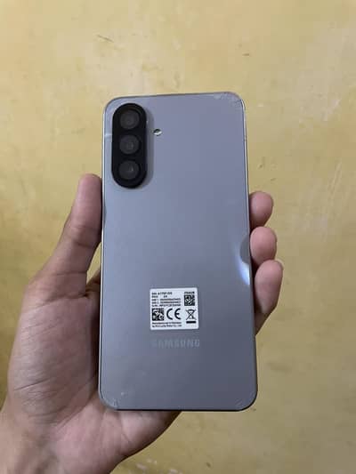 Samsung Galaxy A17 5G Wuth Box 256GB PTA Approved - 10/10 Condition