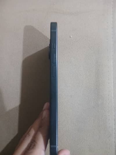 Apple iPhone 15